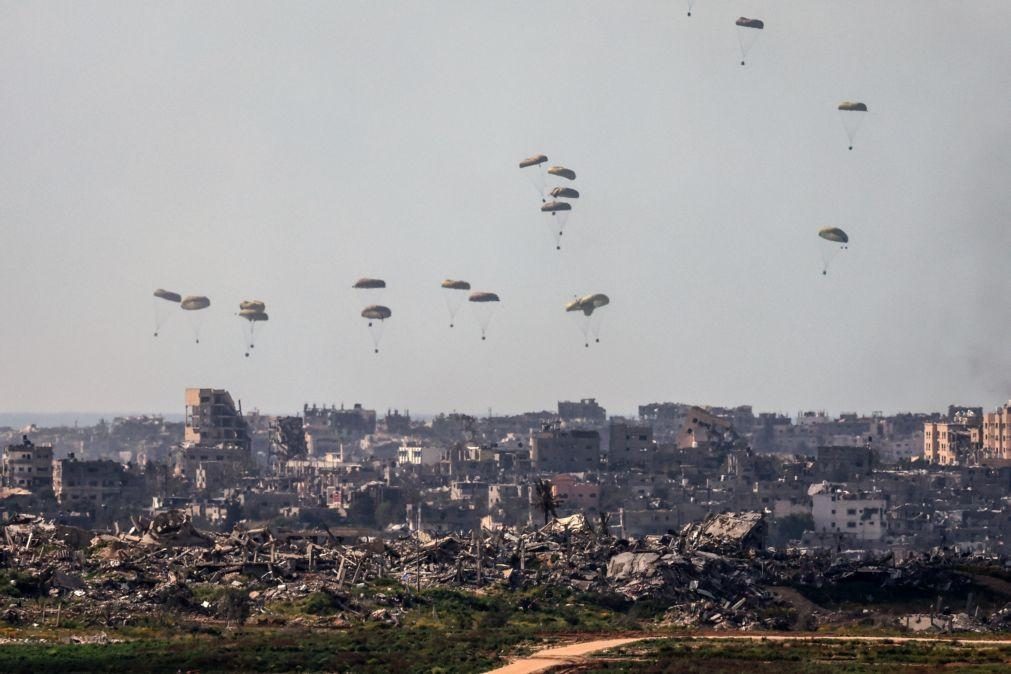 EUA fazem terceiro lançamento aéreo de ajuda sobre Gaza desde sábado