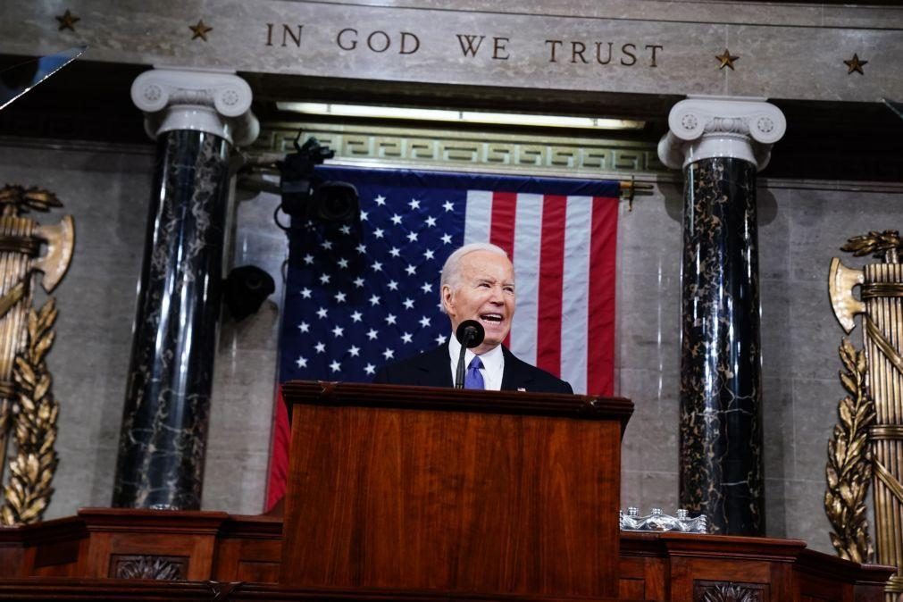 Biden alerta para ataque à democracia nos Estados Unidos e no mundo