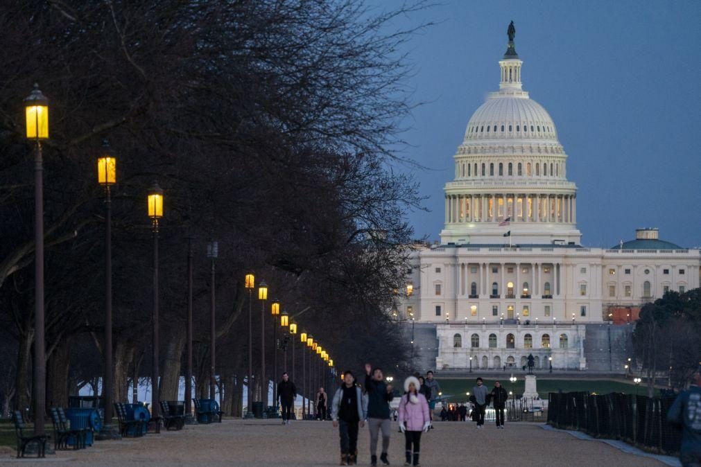 Senado dos EUA aprova orçamento parcial de 2024 e evita encerramento do Governo