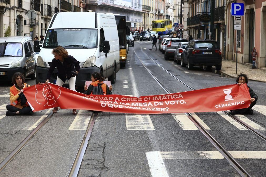 Três ativistas da Climáximo detidos após bloquearem rua em Lisboa