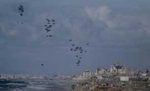 Estados Unidos realizam quinto lançamento aéreo de ajuda em Gaza