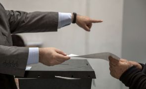 Eleições: Mesas de voto abriram às 08:00 no continente e na Madeira e encerram às 19:00