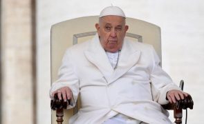 Diplomacia da Ucrânia critica Papa por sugerir negociações com Putin
