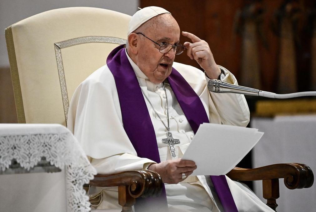 Papa Francisco lamenta o muito que falta para reconhecer igual dignidade da mulher