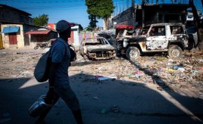 EUA retiram parte do pessoal da embaixada na capital do Haiti devido à violência