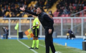 Treinador do Lecce despedido após aparente cabeçada a adversário