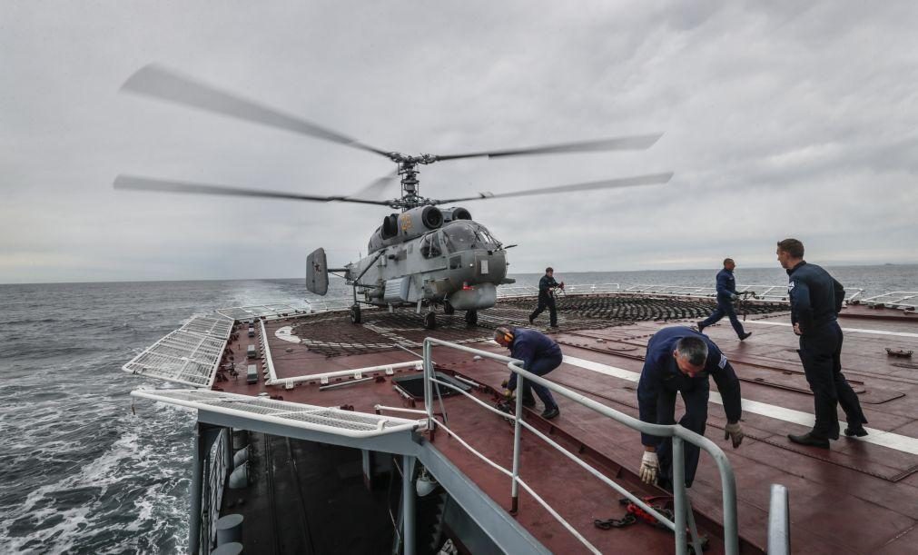 Navios russos no Irão para exercícios conjuntos com marinhas iraniana e chinesa