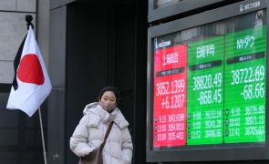 Bolsa de Tóquio cai 1,1% na abertura