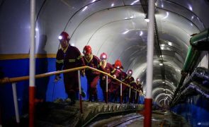Acidentes em minas de carvão na China fazem doze mortos