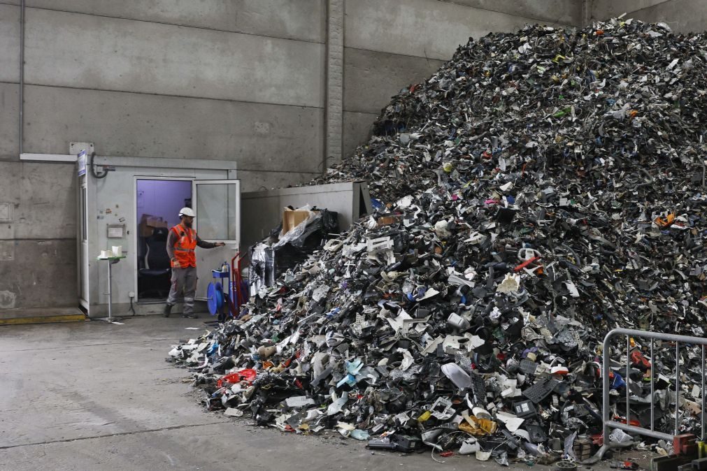 Bombeiros angariam recorde de 270 mil euros com recolha de resíduos elétricos