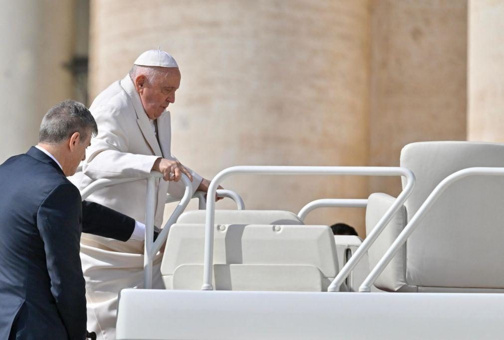 Papa admite que não recuperou completamente de problemas respiratórios
