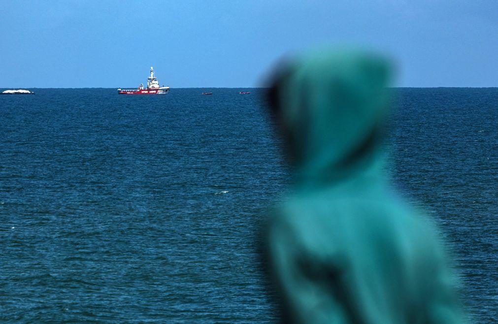 UE agradece ajuda enviada por navio para Gaza mas pede ajuda por terra