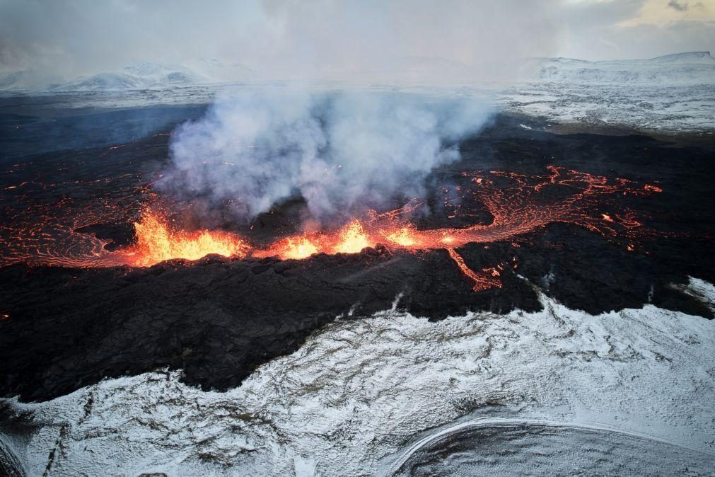 Vulcão entra em erupção pela quarta vez em três meses na Islândia