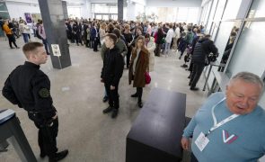 Rússia/Eleições: Participação aumenta na hora marcada para protesto anti-Putin