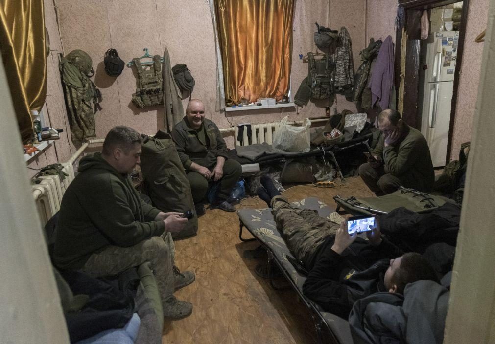 Opositores russos exilados na Ucrânia pedem apoio a milícias anti-Putin