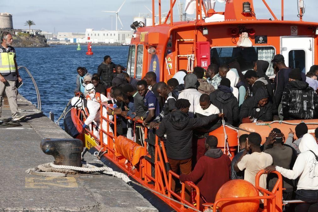 Autoridades espanholas resgataram 53 pessoas ao largo das Canárias