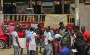 Funcionários públicos angolanos iniciam hoje greve geral