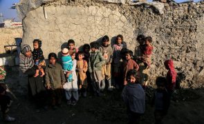 Ano letivo começou no Afeganistão mas sem a presença de um milhão de raparigas
