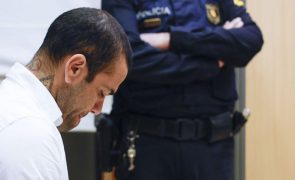 Dani Alves em liberdade provisória mediante caução de um milhão de euros