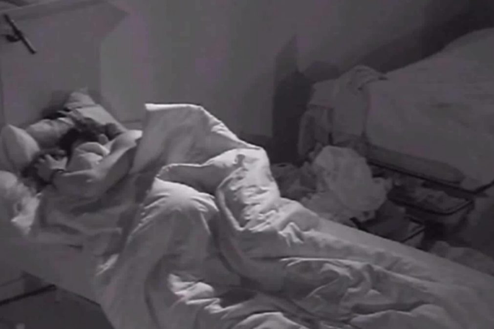 DESAFIO FINAL – AGORA OU NUNCA: Sofia e Filipe na cama aos beijos