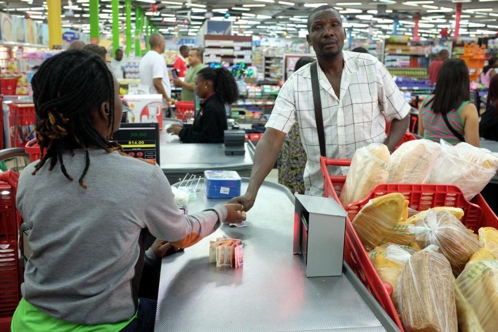 Um terço da população moçambicana tem acesso a serviços bancários