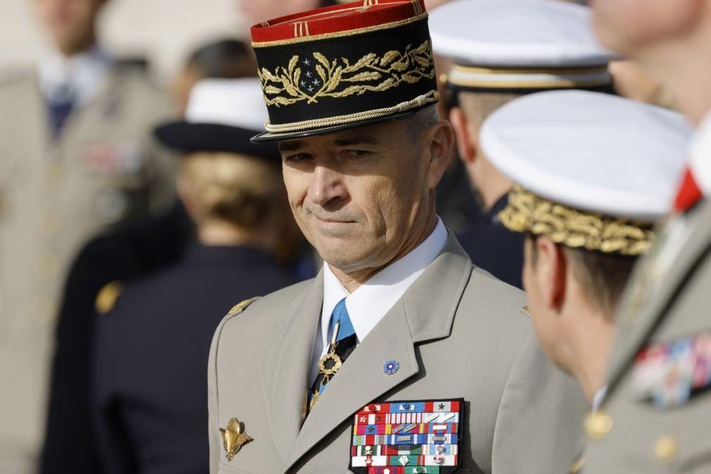 Chefe do exército francês admite apoio à Ucrânia além de envio de armas