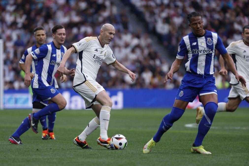 Antigas glórias do FC Porto vencem Real Madrid em jogo de solidariedade
