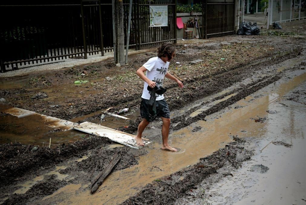 Chuvas fortes no Rio de Janeiro fazem sete mortos
