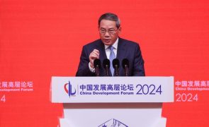 Primeiro-ministro chinês promete maior abertura aos líderes empresariais internacionais