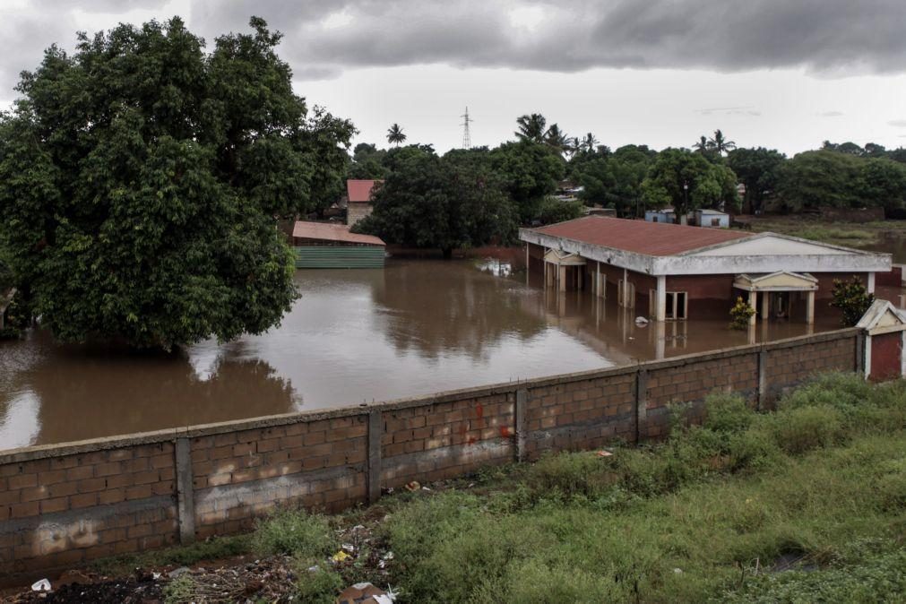 Autoridades de Maputo suspendem aulas devido a inundações