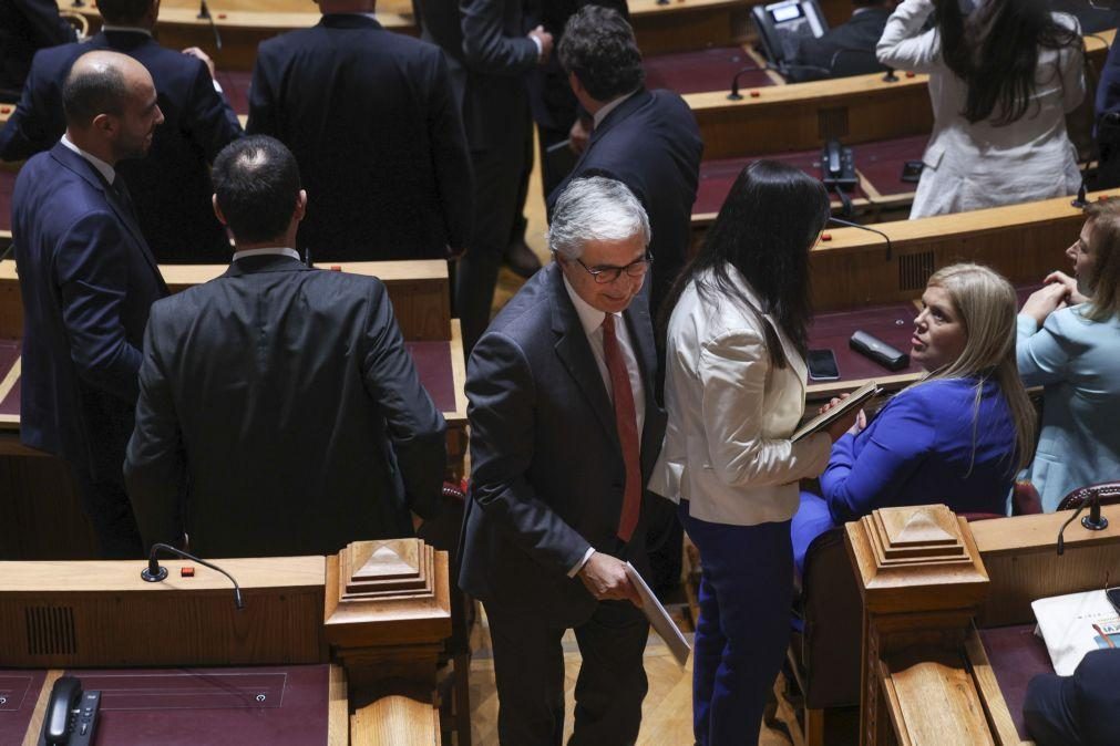 Deputados tentam eleger hoje pela quarta vez o presidente do parlamento
