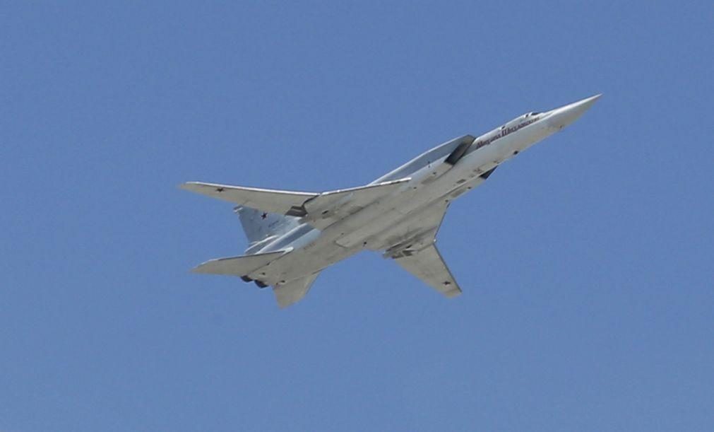 Avião militar russo despenha-se na Crimeia mas piloto sobrevive