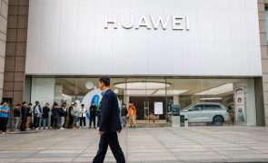 Lucro da Huawei mais do que duplicou em 2023 para 11,171 mil milhões de euros
