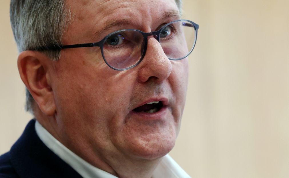 Líder dos unionistas da Irlanda do Norte demite-se após acusação de alegados crimes sexuais