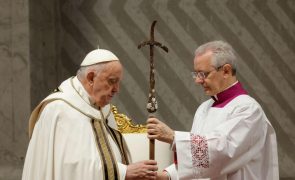 Vaticano confirma Papa na Vigília Pascal após cancelar participação na Via-Sacra