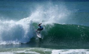 Surfista Frederico Morais termina Rip Curl Pro Bells Beach em 17.º lugar