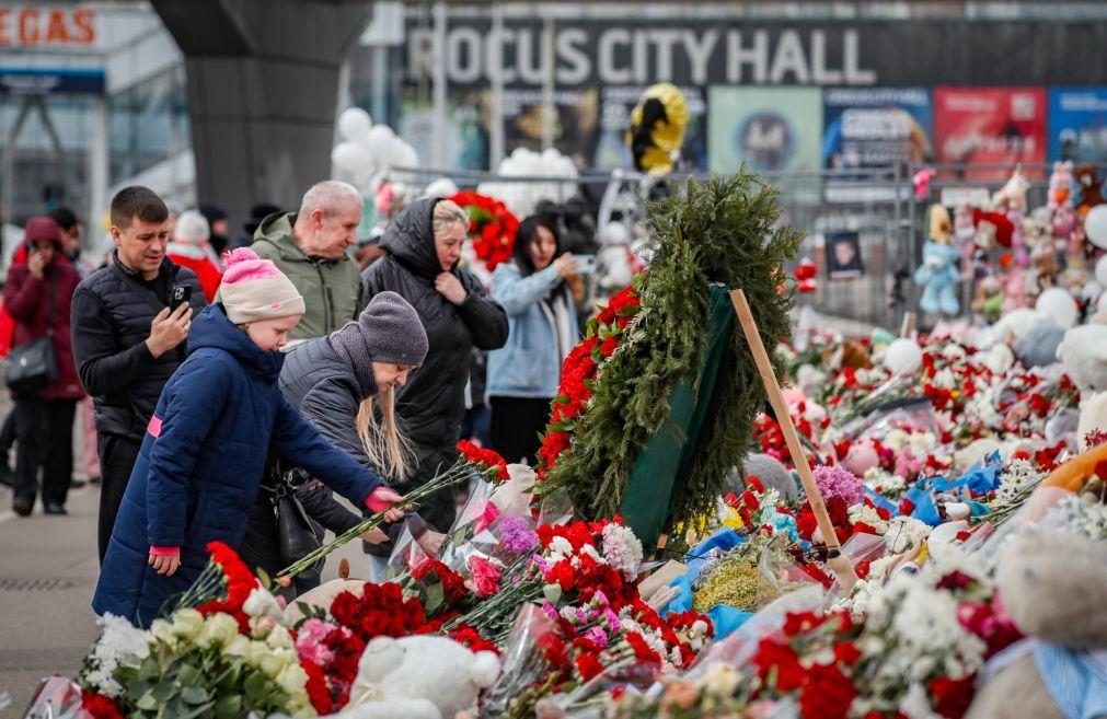 Rússia identifica 134 vítimas de atentado em sala de espetáculos moscovita