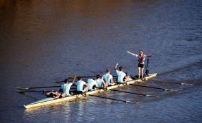 Cambridge vence Oxford 'a dobrar' na tradicional regata no Tâmega