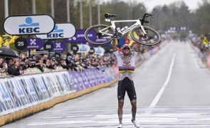 Van der Poel conquista Volta a Flandres e Morgado faz história no ciclismo português