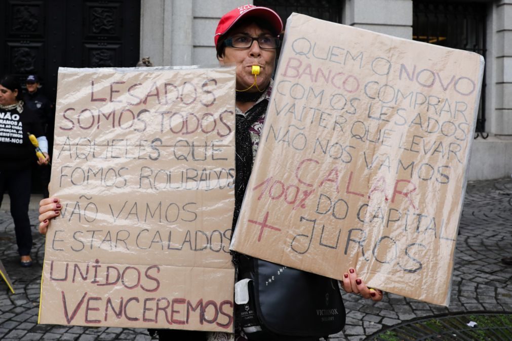 Lesados do BES manifestam-se hoje no Porto