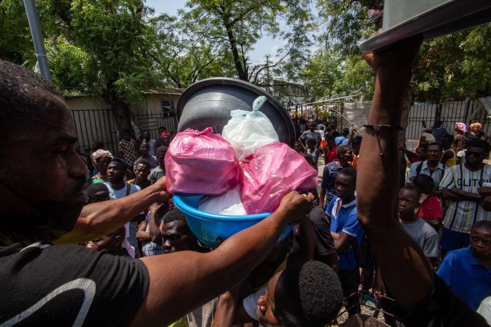Mais de 50.000 pessoas fugiram da violência de gangues na capital do Haiti