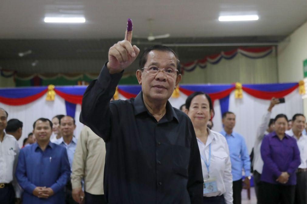 Ex-primeiro-ministro do Camboja Hun Sen eleito novo líder do Senado