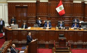 Congresso do Peru aprova remodelação do Governo apesar de suspeitas de corrupção
