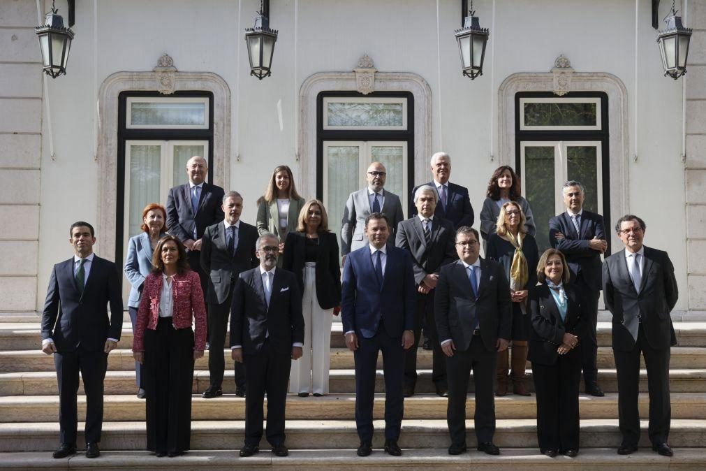 Governo completo reúne-se hoje em Óbidos
