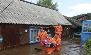 Mais de 4 mil pessoas retiradas após rutura de dique na Rússia