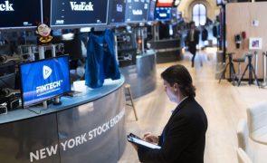 Wall Street inicia sessão com ligeira subida atenta à evolução dos juros