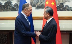 Chefe da diplomacia chinesa e russa discutem Ucrânia e Gaza