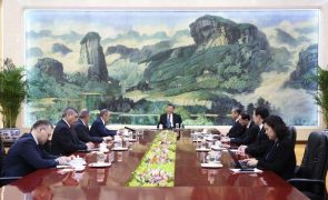 Xi diz a Lavrov que relações sino-russas devem avançar 