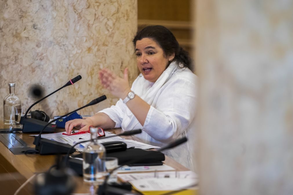 Alexandra Leitão com quatro ex-governantes na lista à direção da bancada do PS