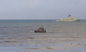 Perímetro das buscas por desaparecidos em naufrágio em Tróia novamente alargado